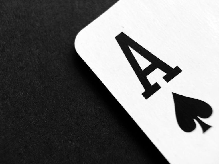 The Ultimate Home Poker Guide: Chip Distribution, Layout & Setup